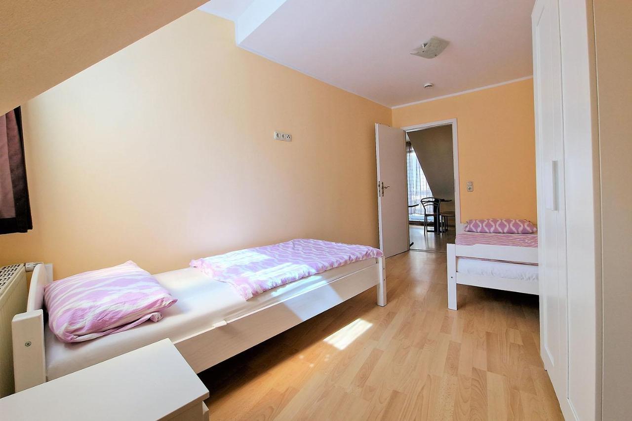 Cozy In Muelheim Appartement Keulen